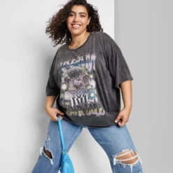 Women's Elbow Sleeve Oversized Graphic T-Shirt - Wild Fable™ -Selfie Leslie GUEST 413c5ea4 8133 4cdc b1f7 5baf2932199f