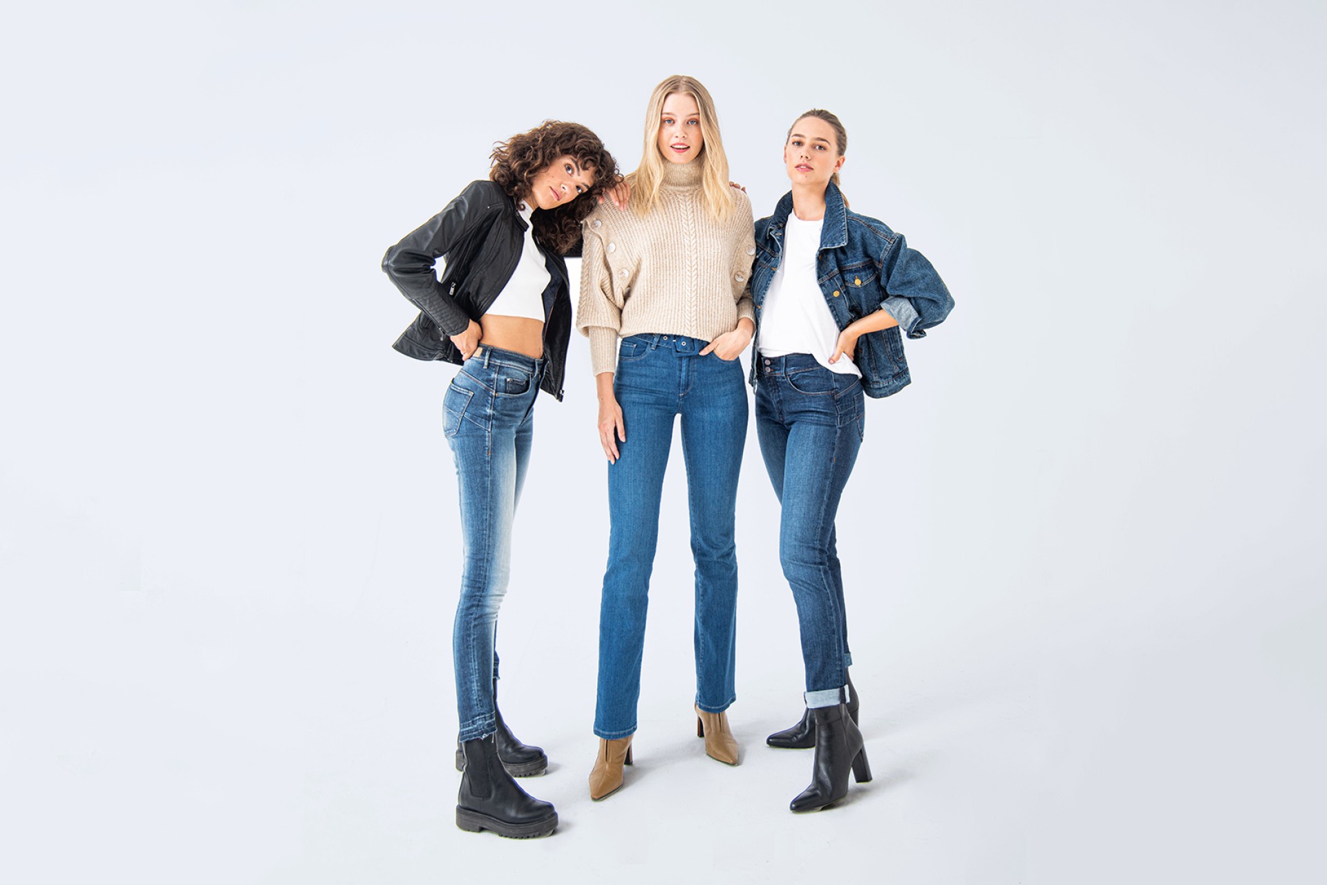 Selfie Leslie -Selfie Leslie 1725611824 ff9ac15eb4c6f01fda96a36b42842414